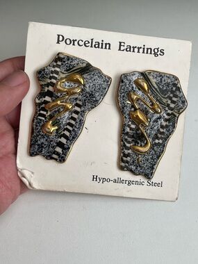 Vintage porcelain large 80s chunky style earrings 2” NEW